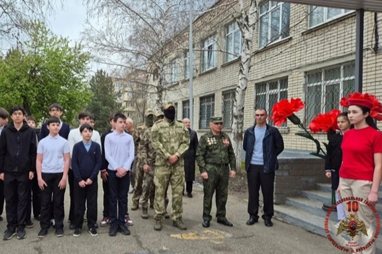   Сотрудники ОМОН «Мустанг» стали почетными гостями патриотического мероприятия