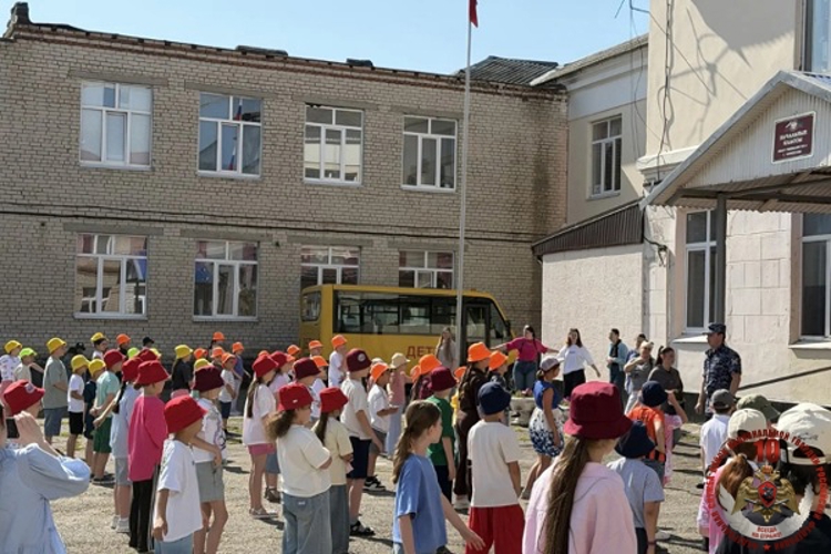 Росгвардейцы продолжают участвовать в ведомственной акции «Каникулы с Росгвардией»