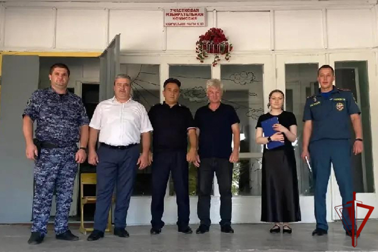 Росгвардейцы Карачаево-Черкесии продолжают проверять избирательные участки  