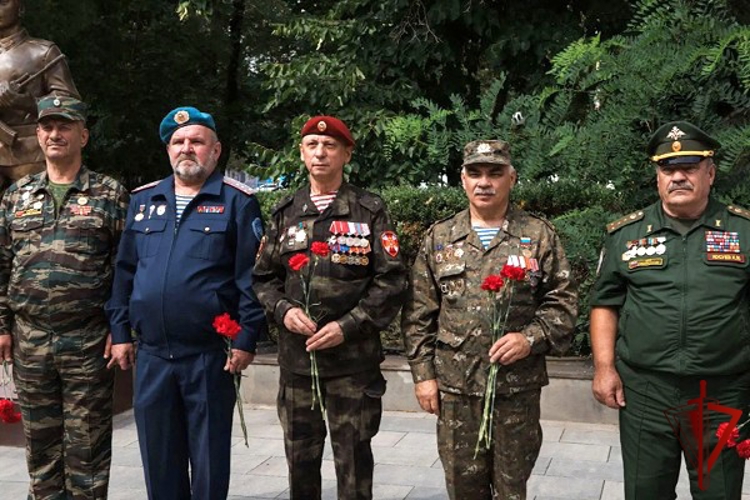 В Карачаево-Черкесии ветераны Росгвардии приняли участие в памятном мероприятии