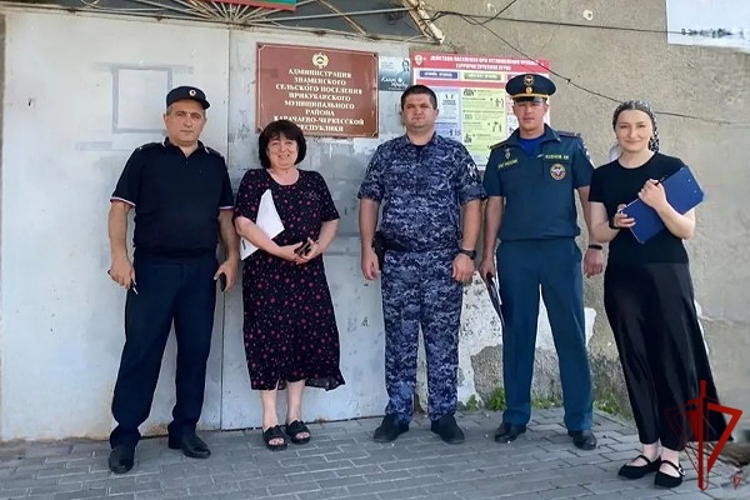 В Карачаево-Черкесии сотрудники Росгвардии обеспечивают безопасность избирательных участков в преддверии Единого дня голосования