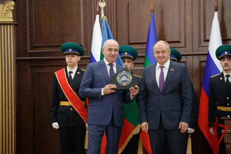 Начальник Управления Росгвардии по Карачаево-Черкесской Республике принял участие в торжественном заседании Народного Собрания региона