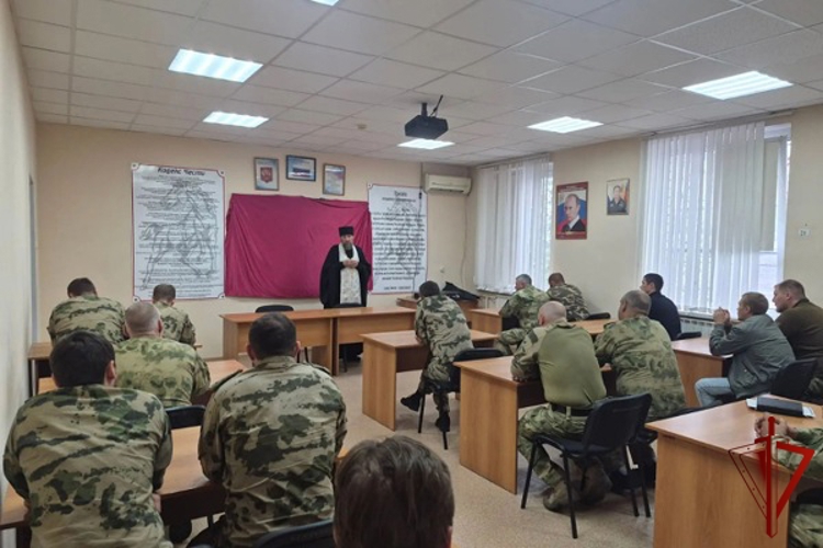  Круглый стол с участием сотрудников Росгвардии и представителей духовенства прошел в Карачаево-Черкесии