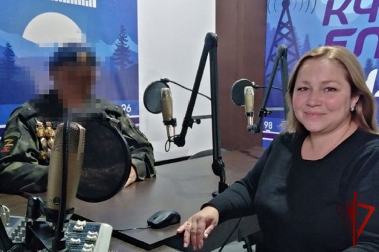 Сотрудник СОБР «Клинок» рассказал в прямом эфире региональной радиостанции о службе в спецподразделении