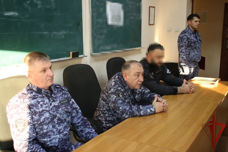 В Управлении Росгвардии по Карачаево-Черкесской Республике поздравили сотрудников СОБР с профессиональным праздником 