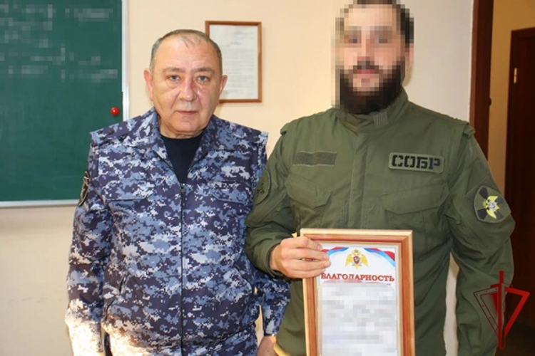 В Управлении Росгвардии по Карачаево-Черкесской Республике поздравили сотрудников СОБР с профессиональным праздником 