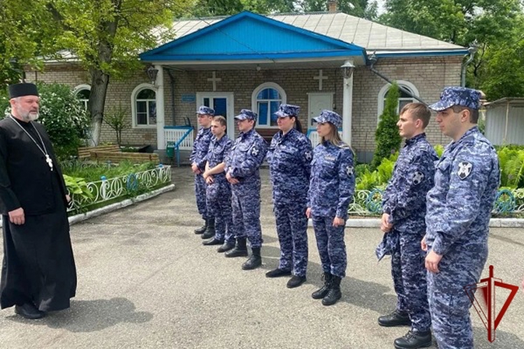 В Черкесске сотрудники вневедомственной охраны  встретились с представителем духовенства