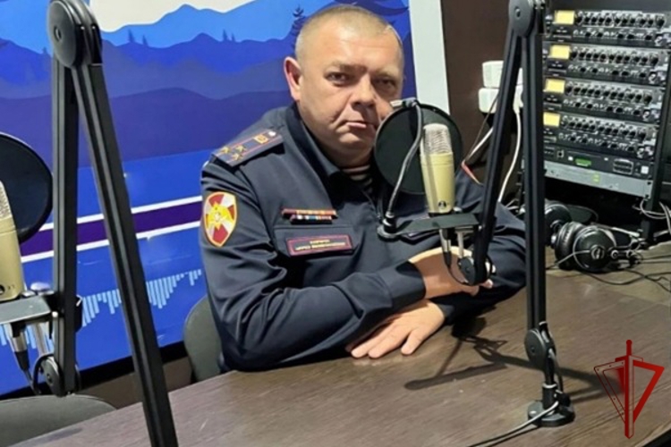 Офицер Росгвардии выступил в прямом эфире региональной радиостанции